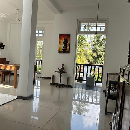 White House & Sea Food Restaurant Hostel Hikkaduwa Exterior foto
