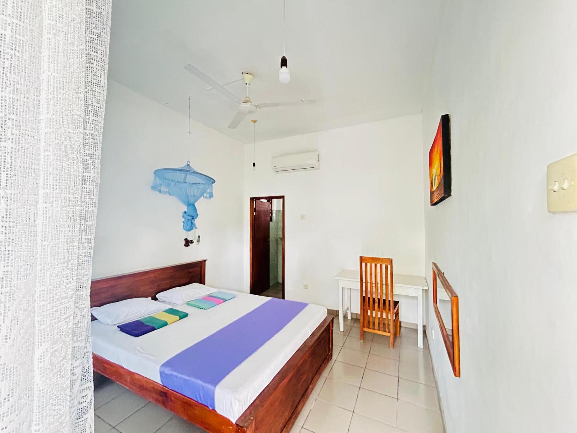 White House & Sea Food Restaurant Hostel Hikkaduwa Exterior foto