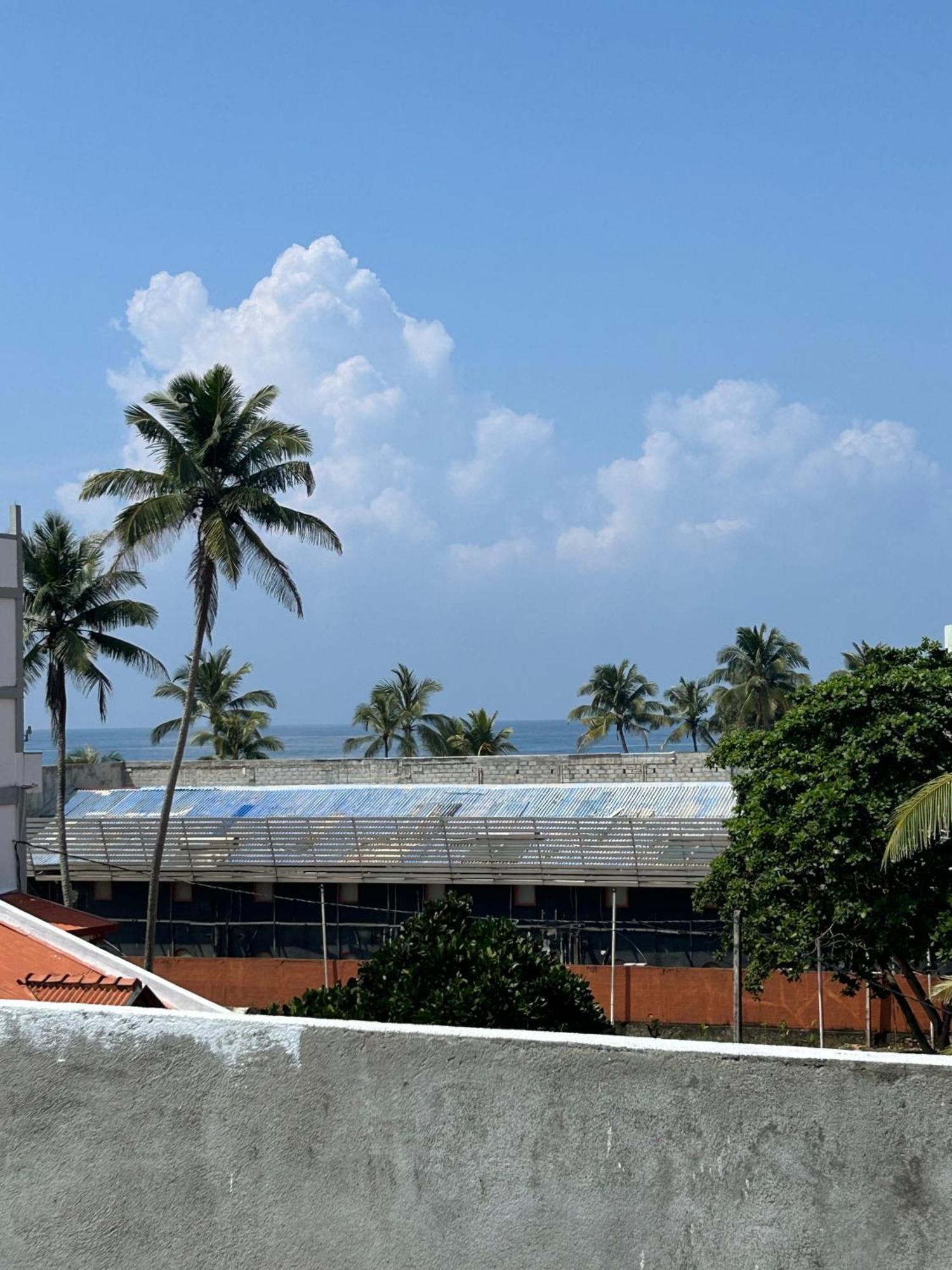 White House & Sea Food Restaurant Hostel Hikkaduwa Exterior foto